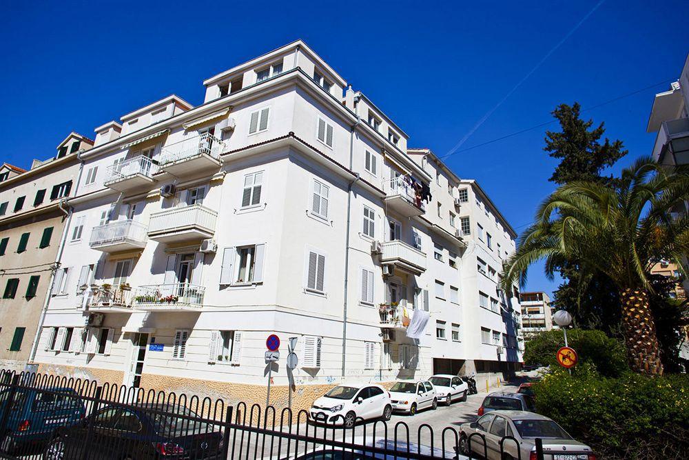 Split Apartments Peric Exterior photo