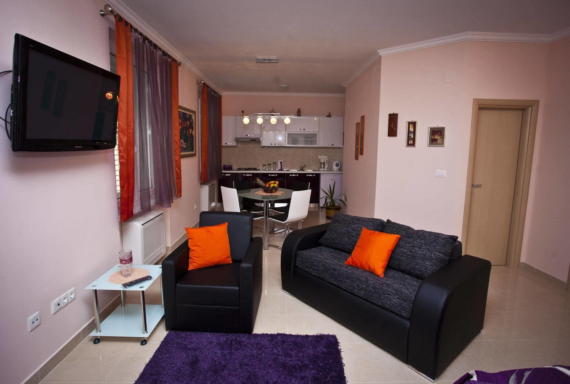 Split Apartments Peric Exterior photo
